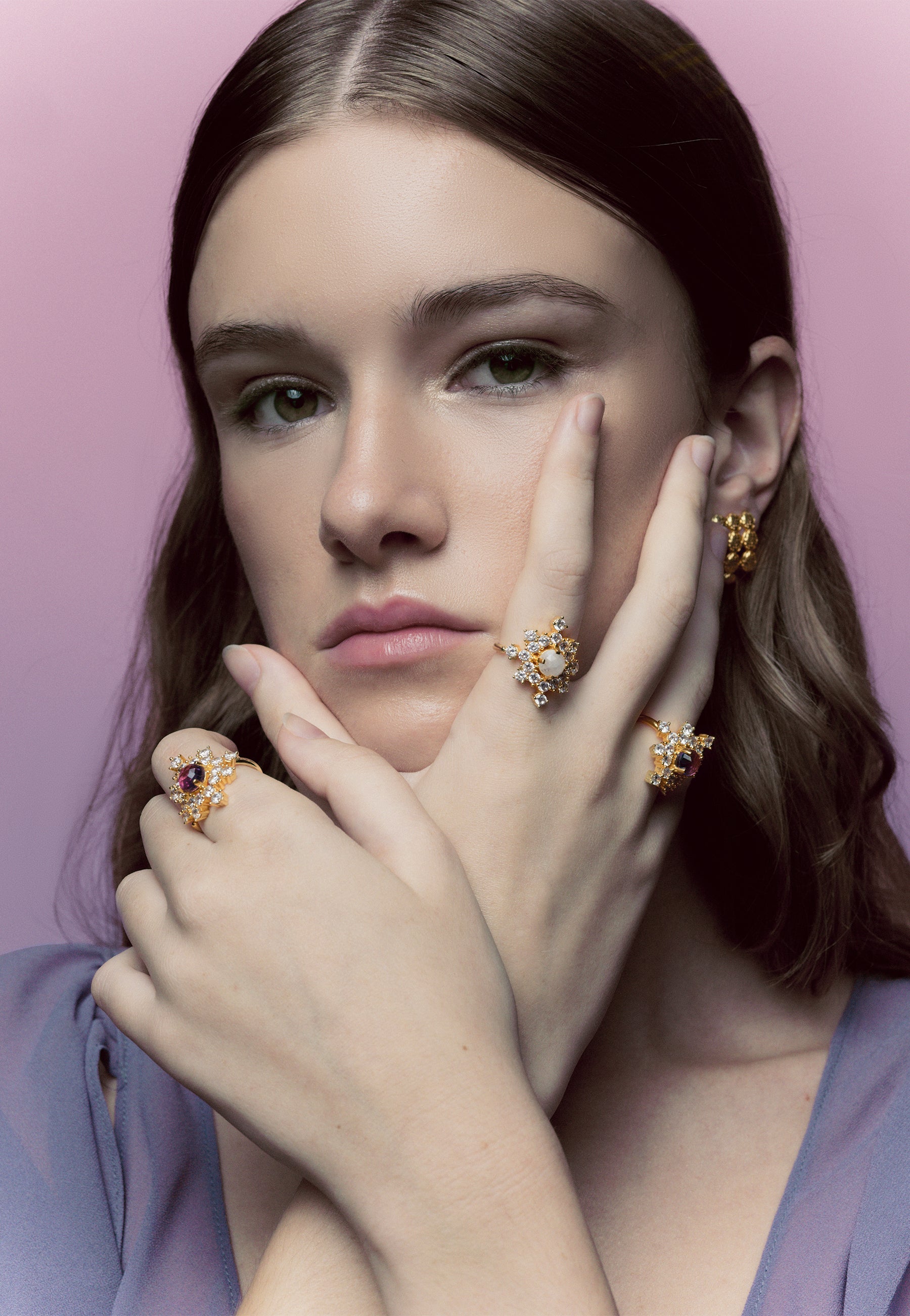 Anillos en forma de estrella de la colección de joyas nebula inspirada en el espacio