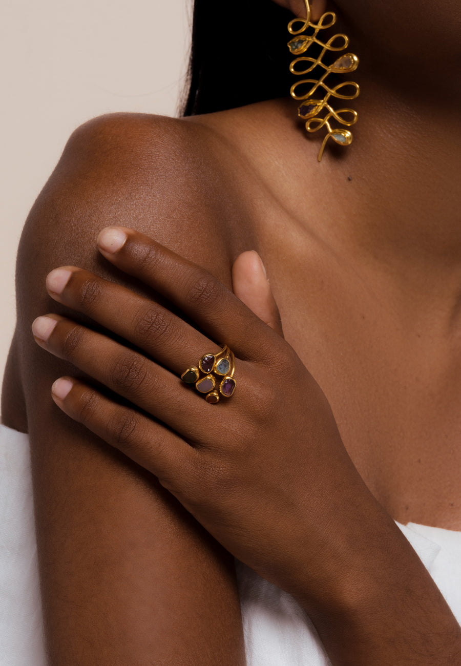 Anillo unalome de piedras naturales combinado con pendientes unalome