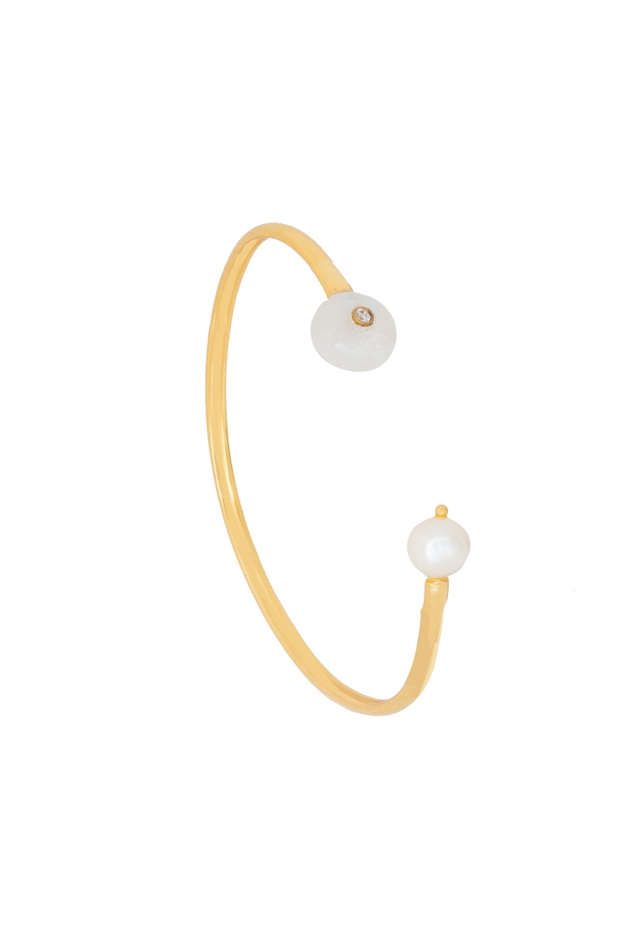 Brazalete de perlas con piedraluna