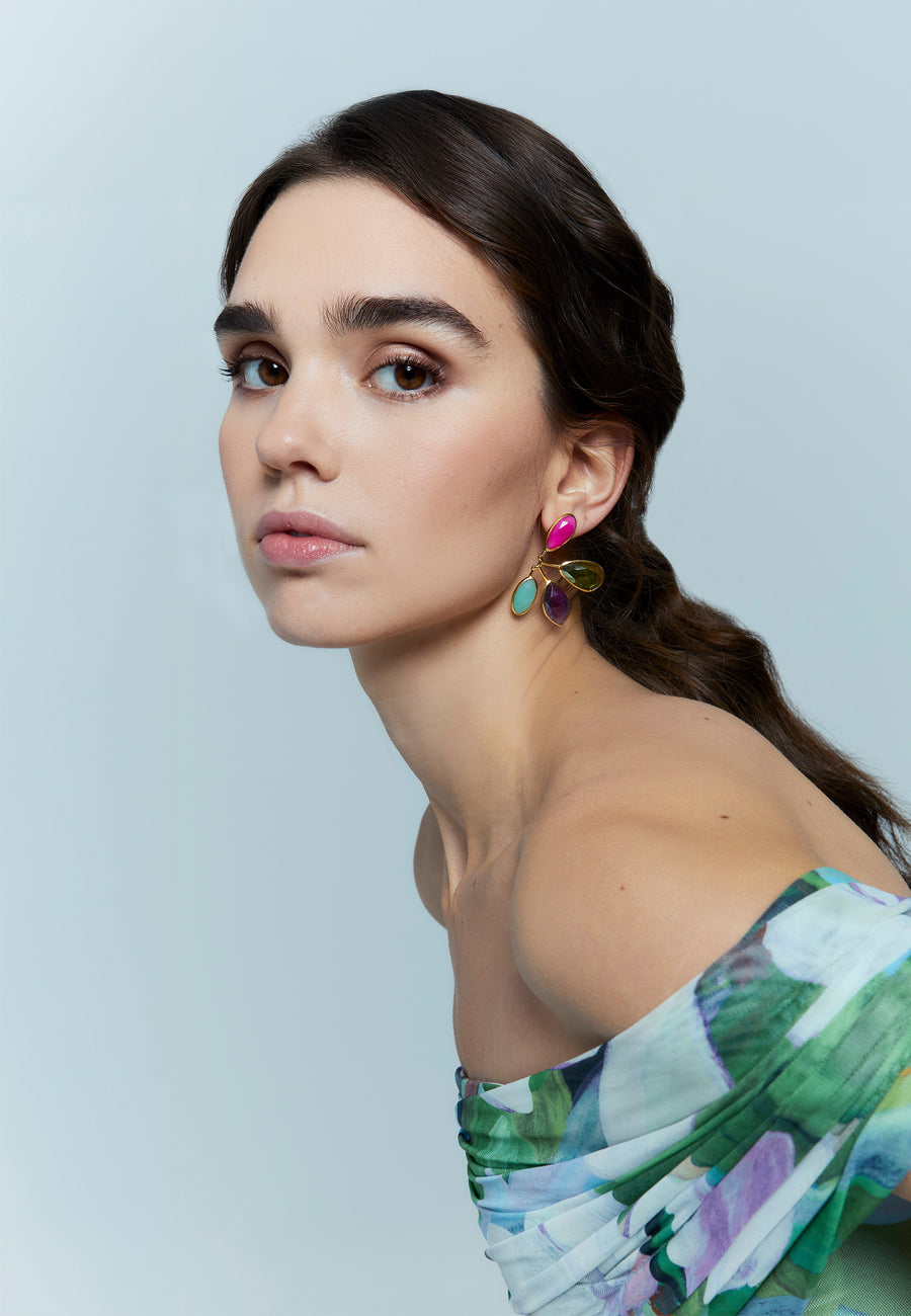 Boucles d'oreilles de manifestation multicolores