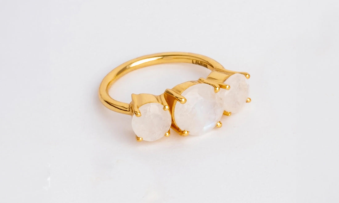 anillos de piedra luna
