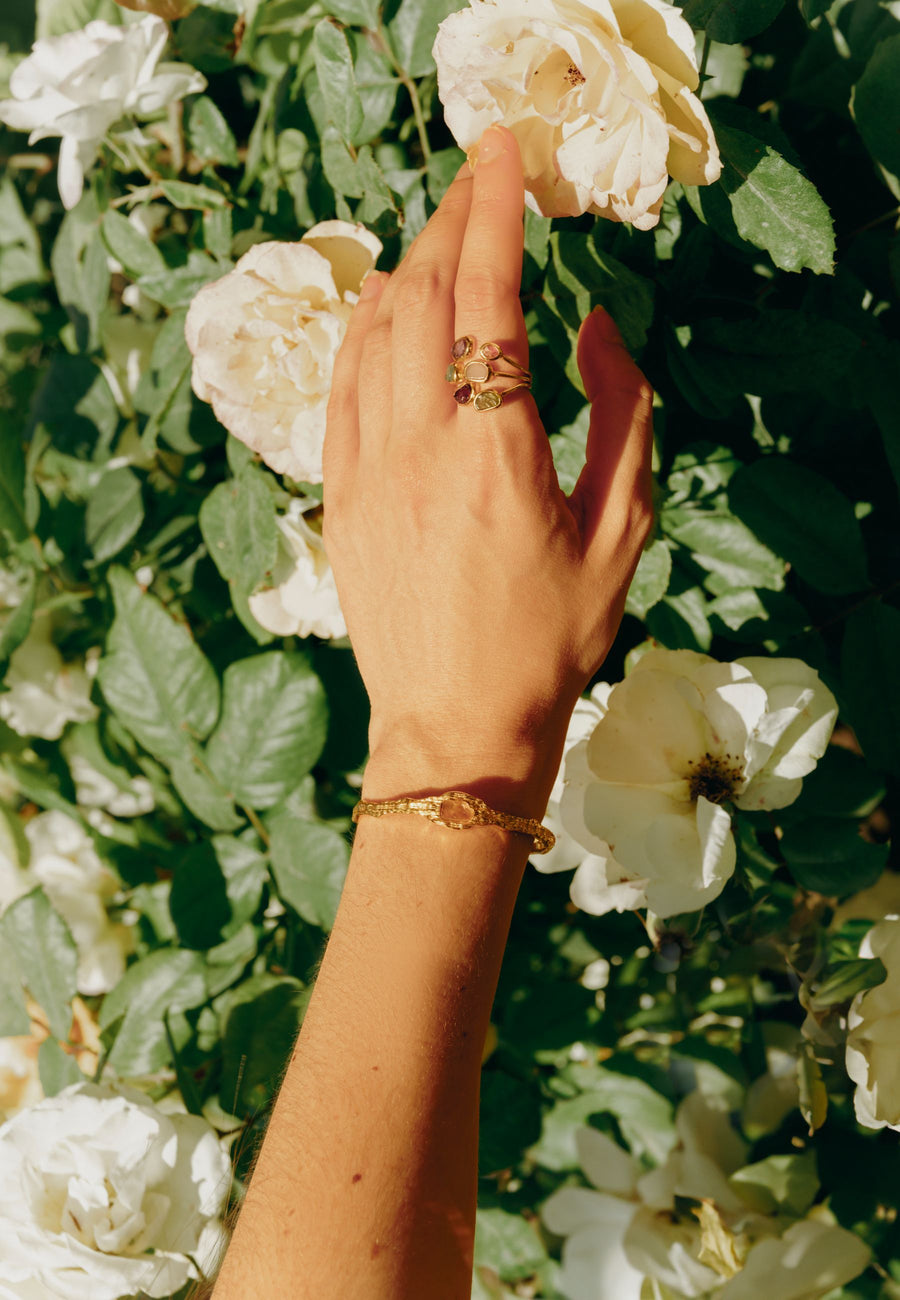 brazalete namasté citrino combinado con anillo unalome