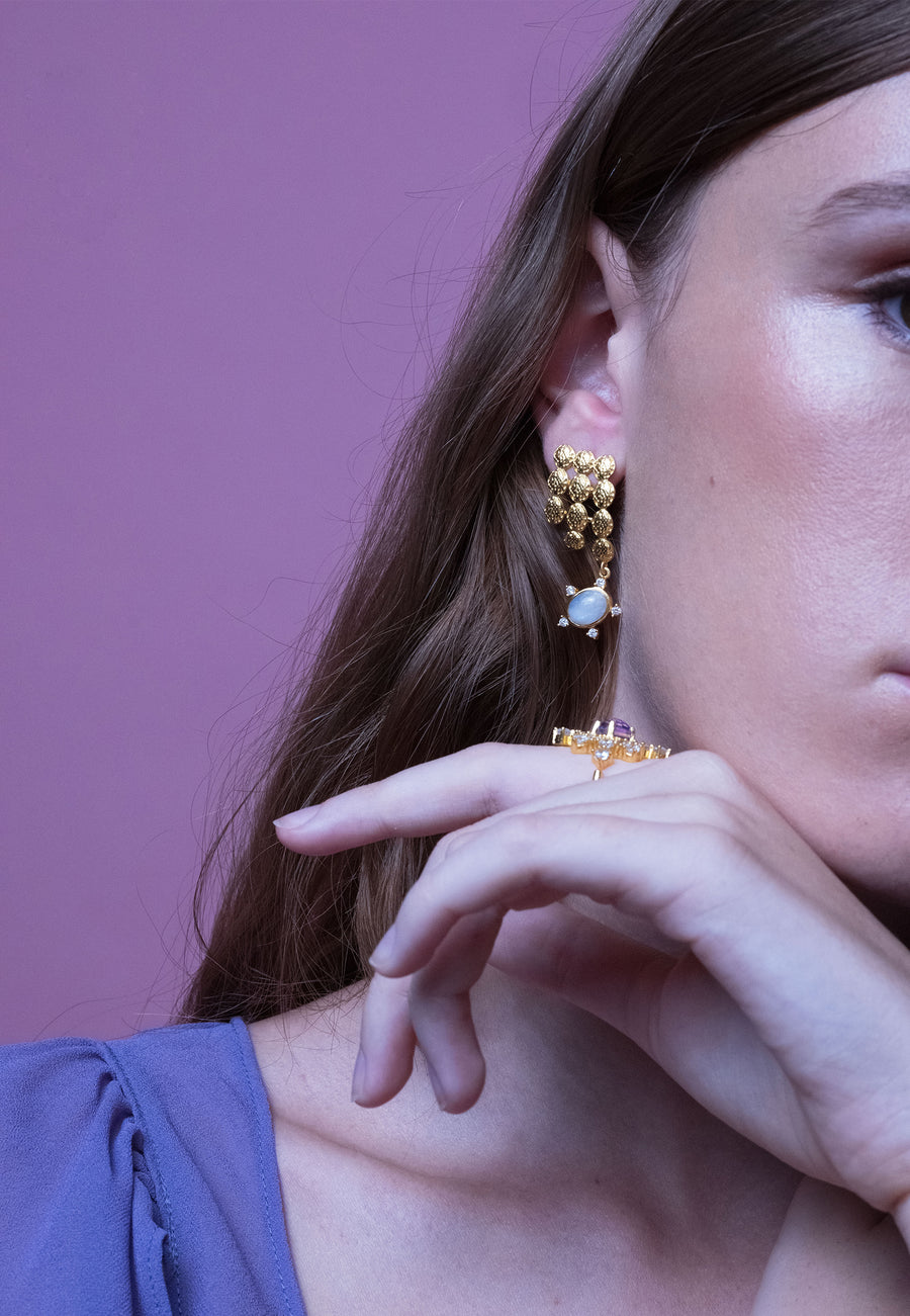 pendientes ear jacket con colgante de sol en piedraluna