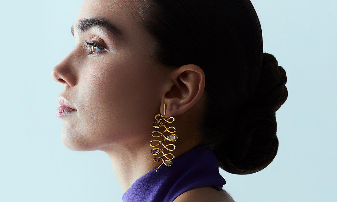 Pendientes Lavani con diseño geométrico, perfectos para mujeres que buscan accesorios únicos y con personalidad.