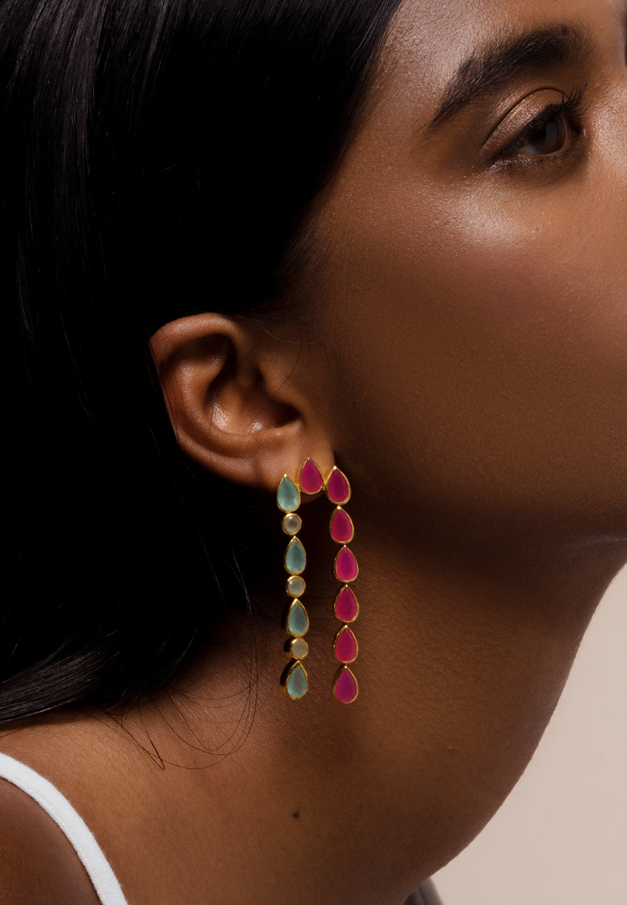 pendientes dobles con piedra calcedonia en color fucsia y aguamarina