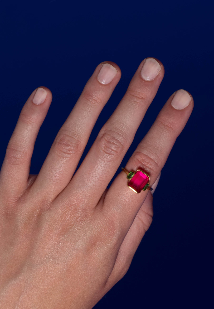 Anillo piedra fucsia de LAVANI Jewels