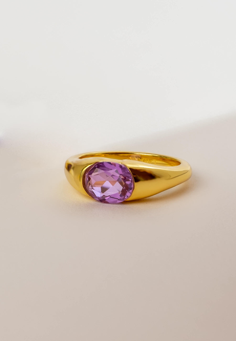 Anillo ovalado rosa con piedra cristal