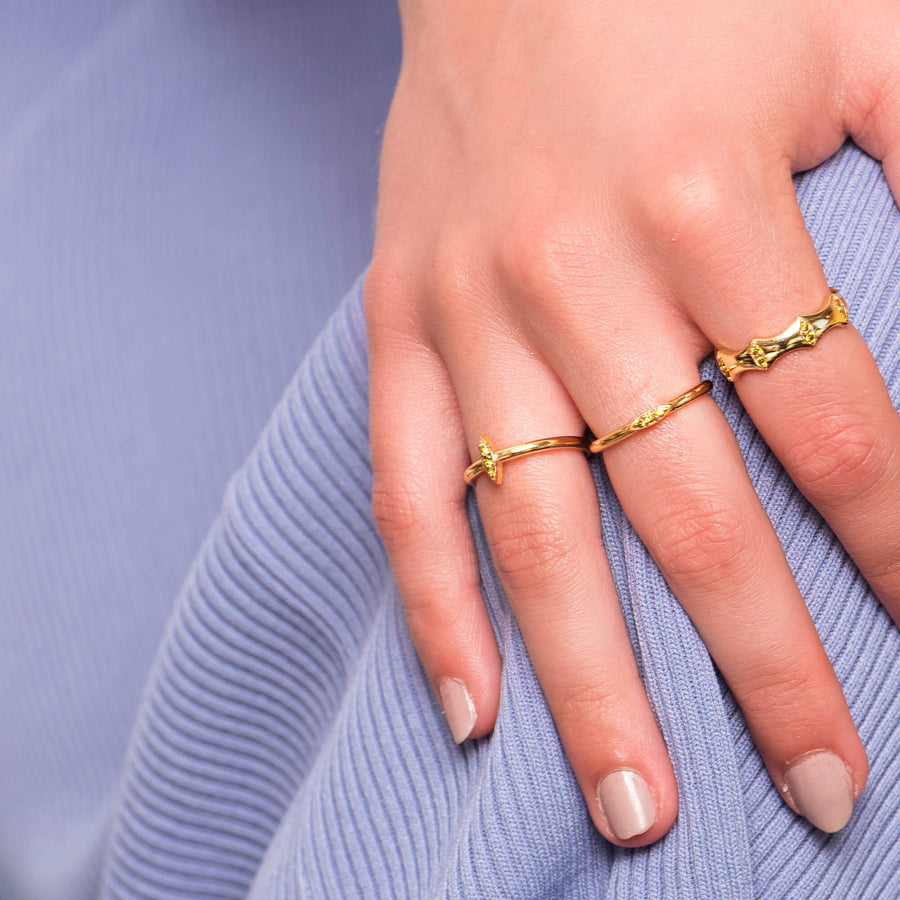 Anillos regulables bañados en oro con piedras naturales
