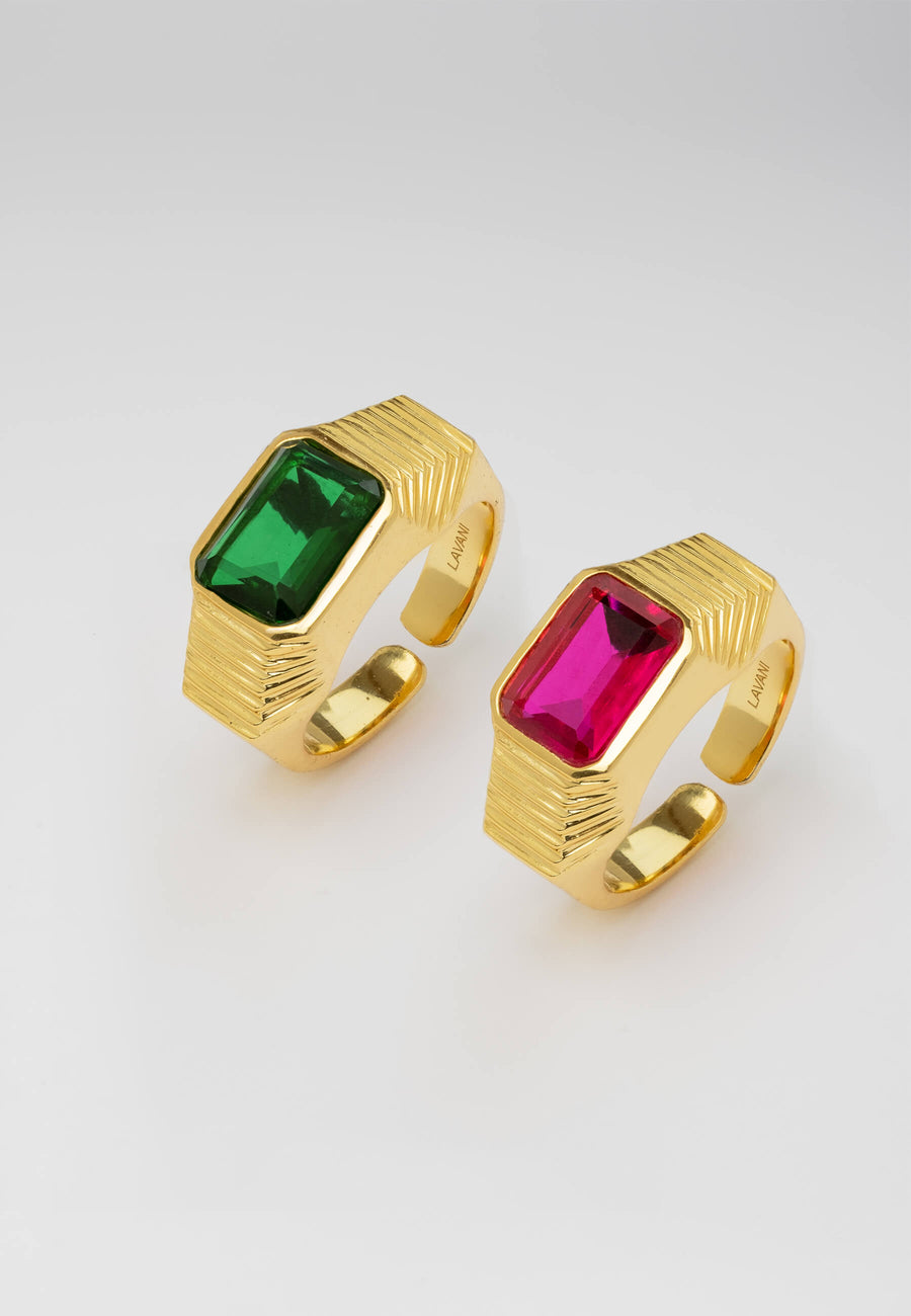 Anillo chevalier fucsia junto a anillo chevalier verde