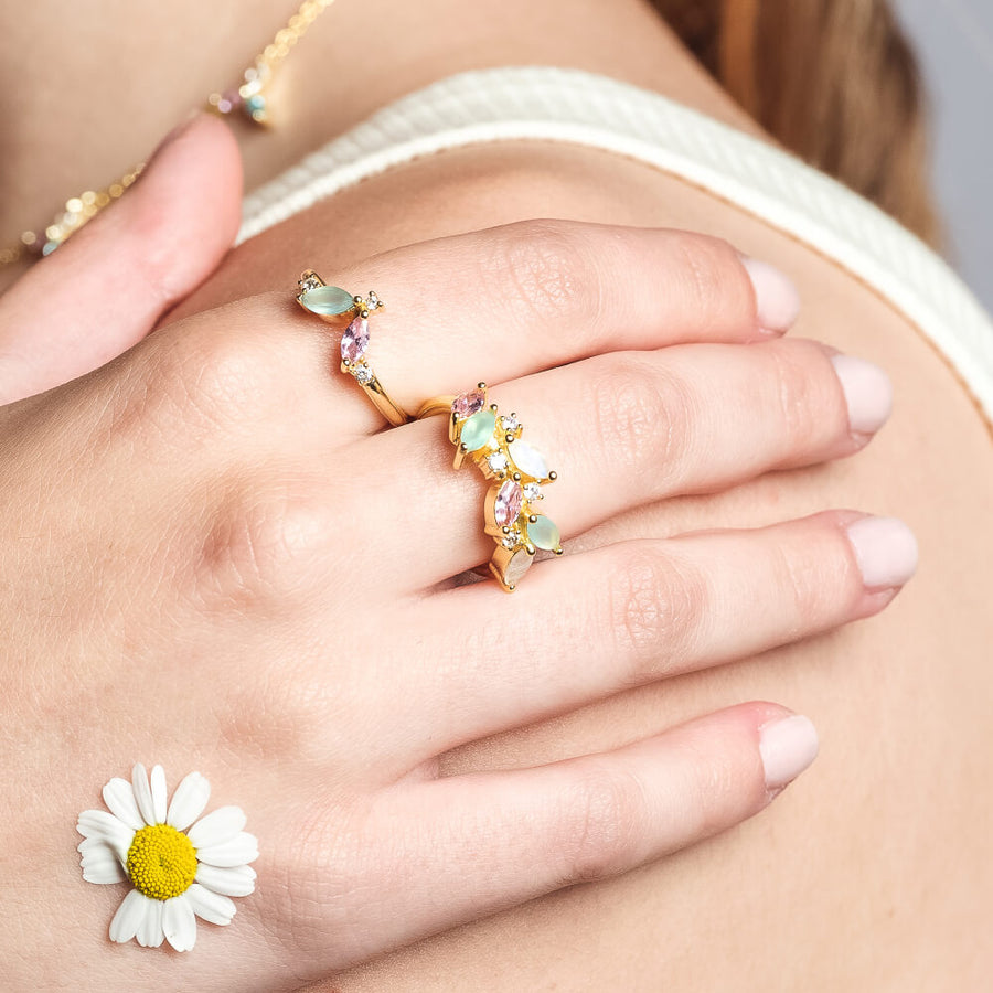 Anillos combinados de hoja de loto con piedras naturales de la colección nelumbo