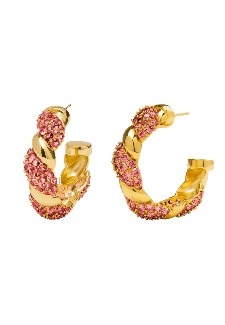 Aros entrelazados fucsias con circonitas rosas y baño de oro de 18 quilates