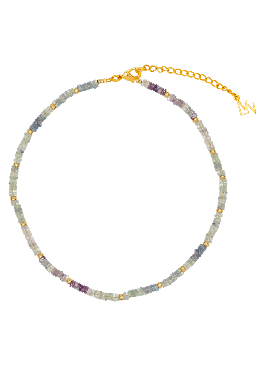 Collar de Fluorita en aguamarina hecho de cuentas de colores con la piedra Fluorita.