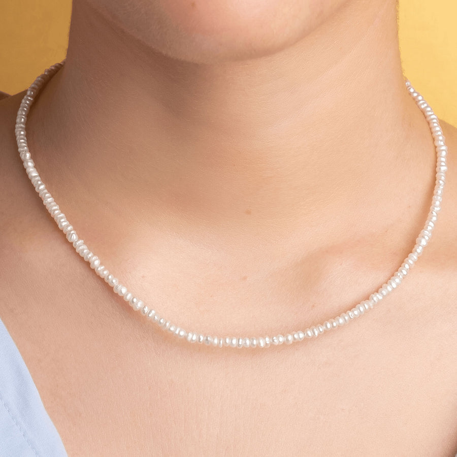 Collar de perlas pequeñas para uso diario Lombok