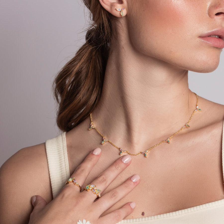 Collar Siva minimalista y delicado de hojas de loto