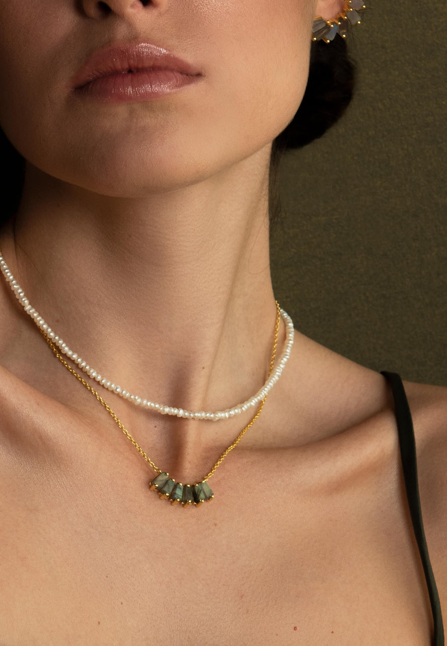 Collar perlas pequeñas