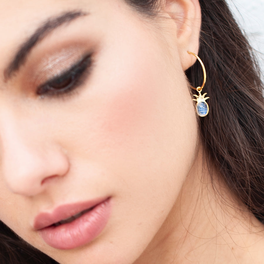 Modelo luciendo nuestros Aros Eclectic Big Samana