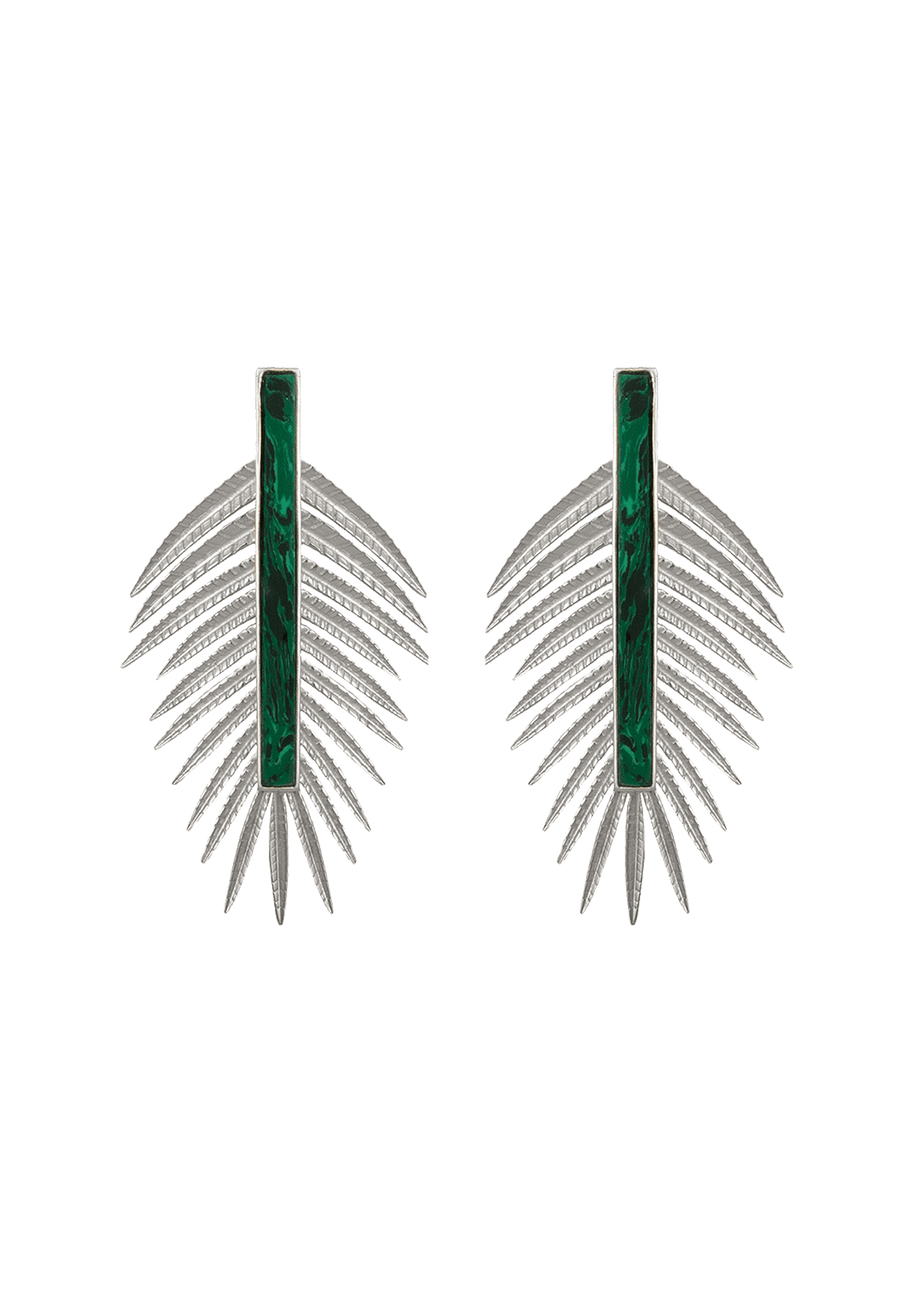 Pendientes plateados en forma de hoja de palma con piedra verde