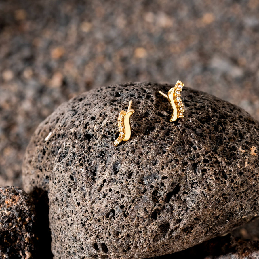 pendientes minimalistas dorados con piedras naturales semipreciosas