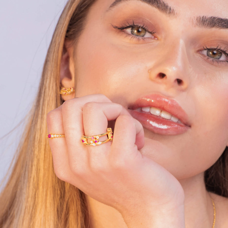 Anillo bañado en oro con piedras semipreciosas de LAVANI