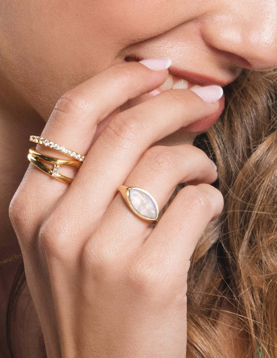 Idol Ring White Silver