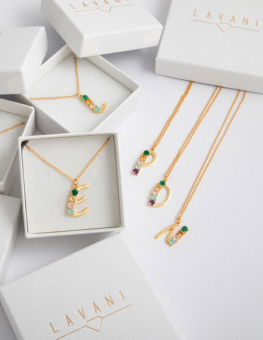coleccion letters con iniciales de piedras naturales