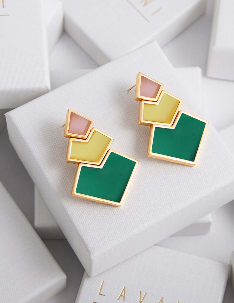Pendientes forma geometrica rosa amarillo y verde