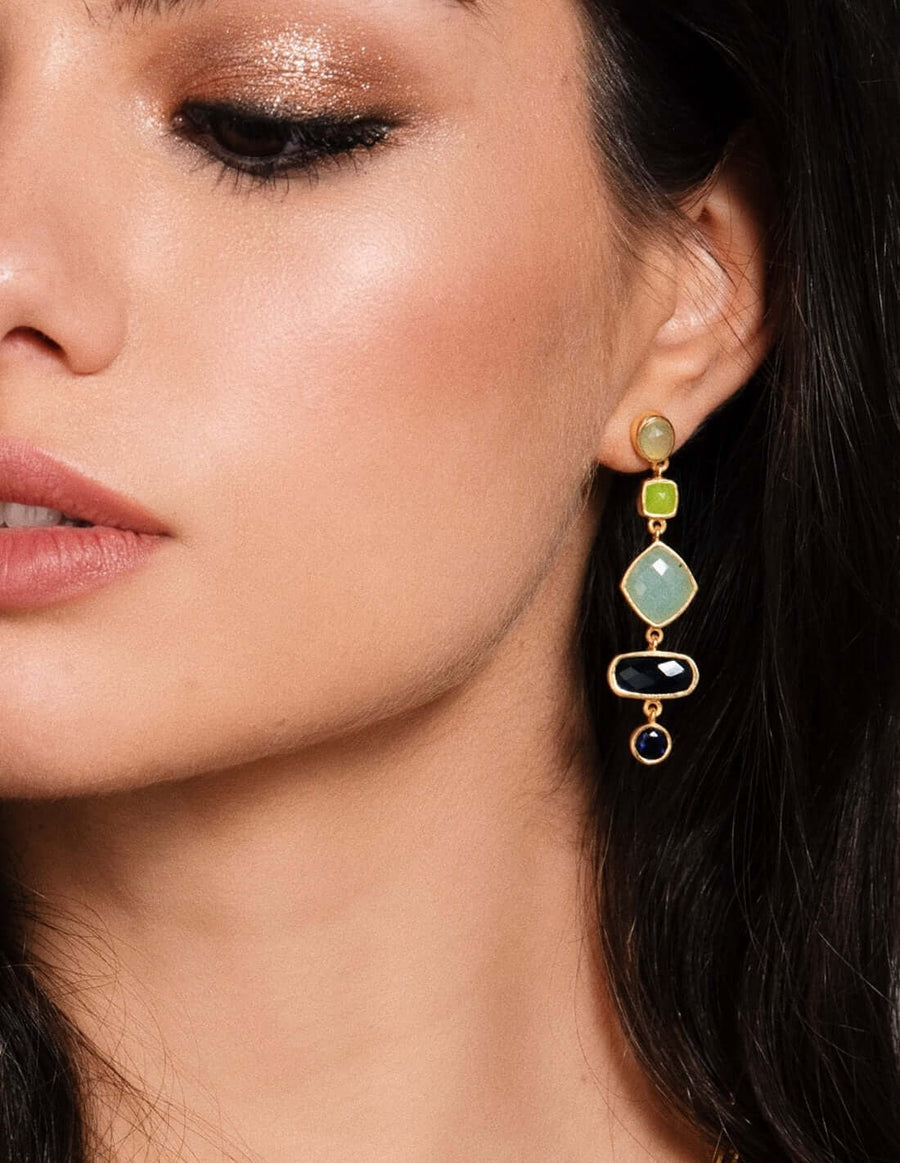 pendientes azules y dorados