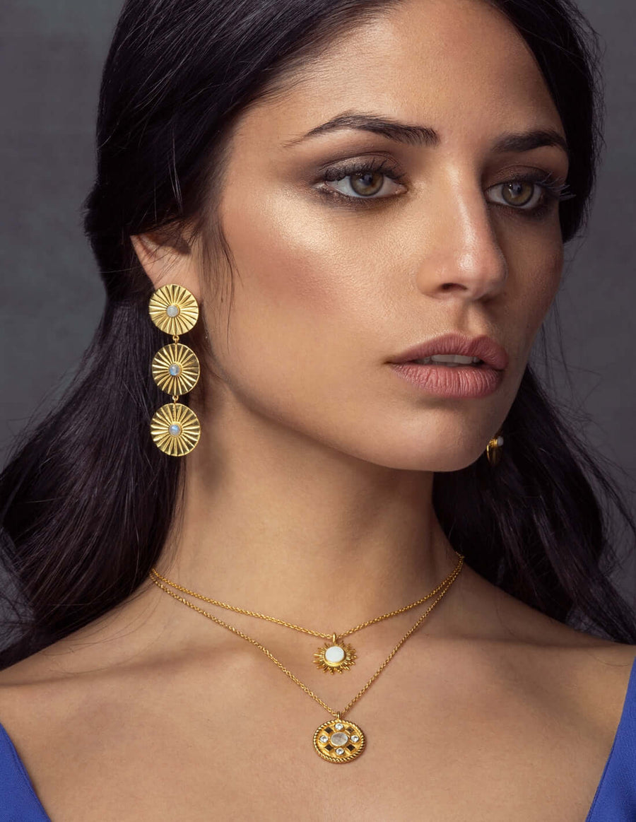 pendientes largos dorados