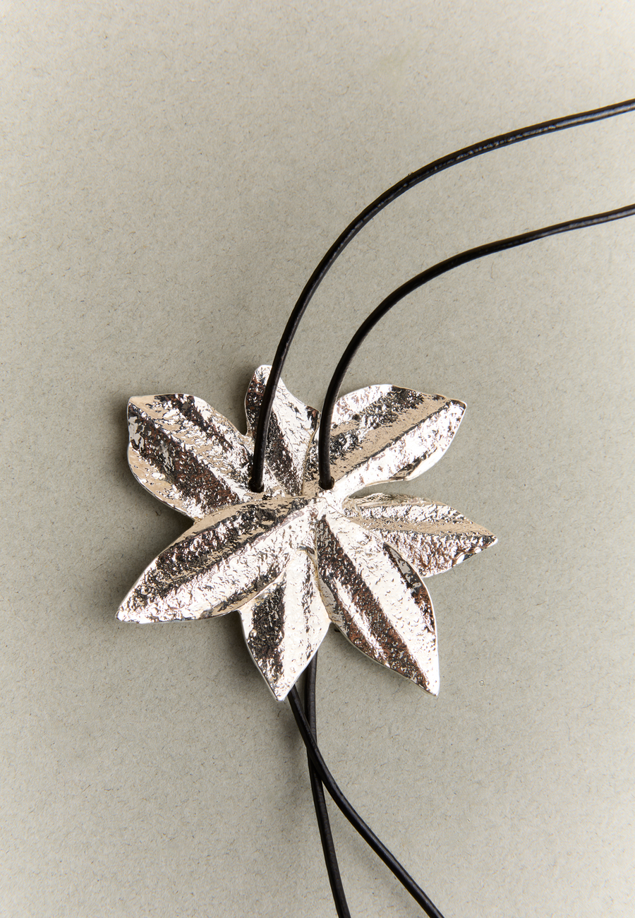 Collier en argent fleur de lotus