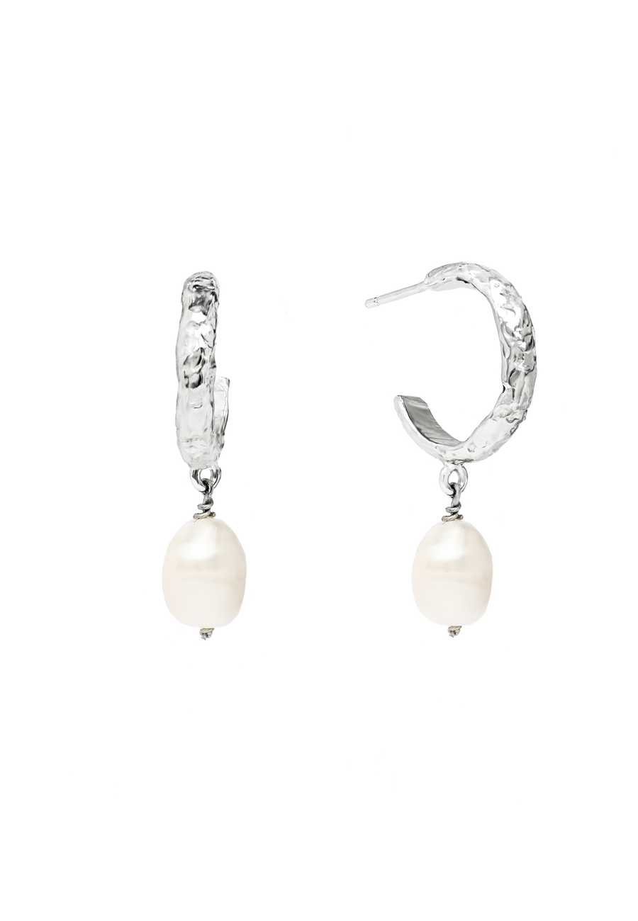 Pendientes de aro pequeños en plata con perla
