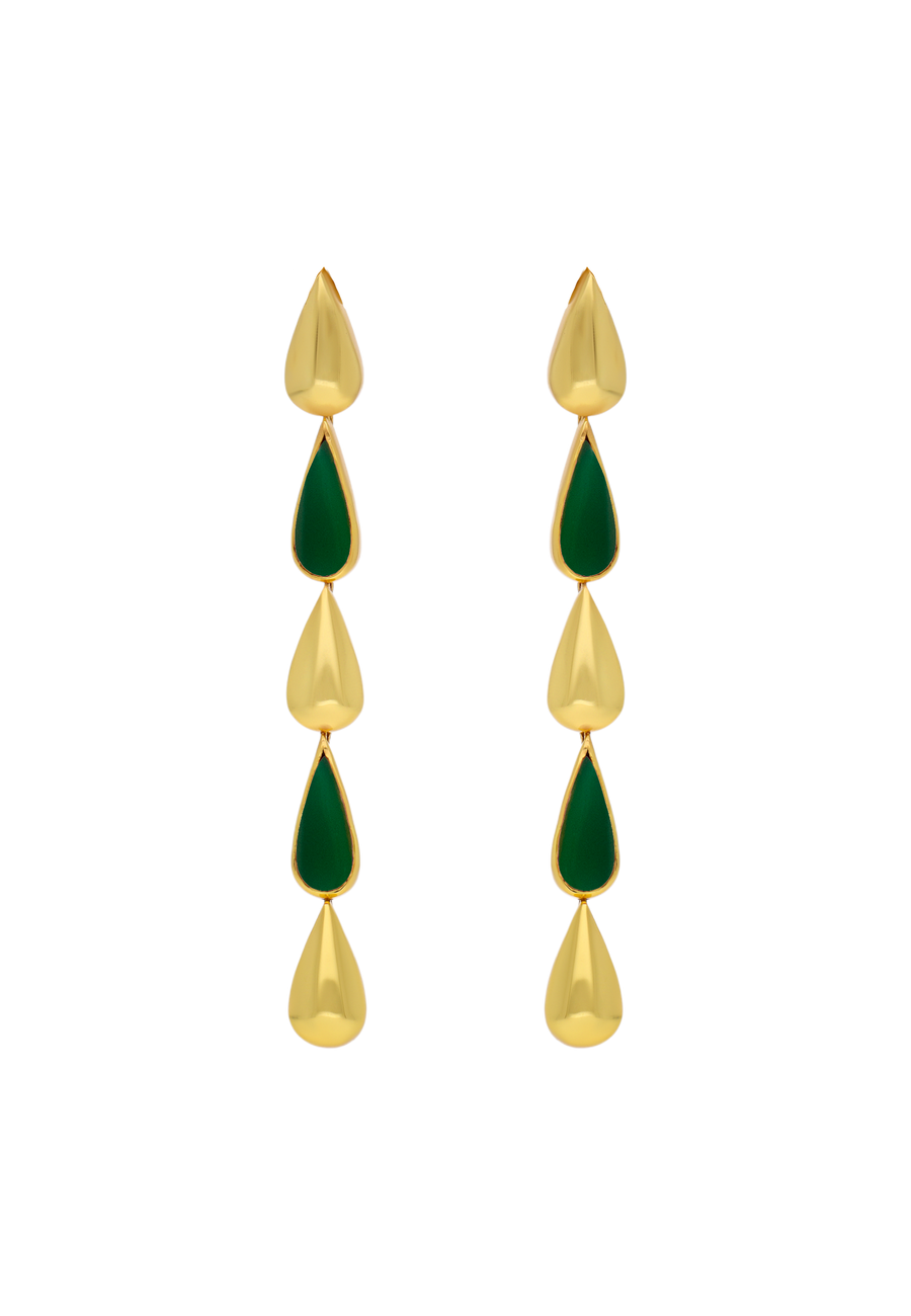 Pendientes largos en forma de gotas de color verde y dorado con piedra ónix