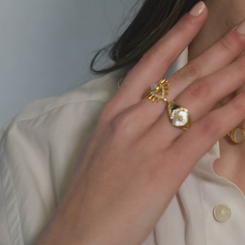 anillo de ojo turco bañado en oro de 18 quilates con anillo de sello con piedras naturales semipreciosas de lavani jewels