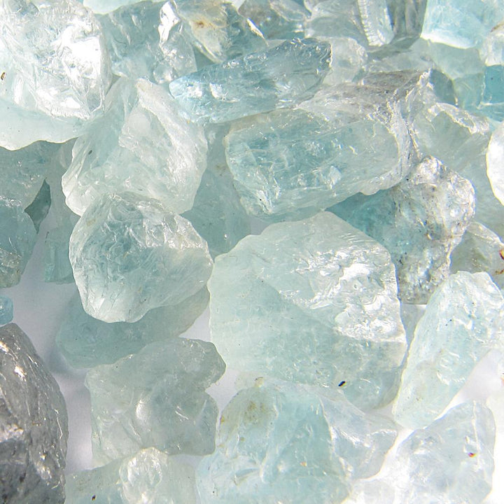 Detalle de piedra calcedonia de joyas Lavani
