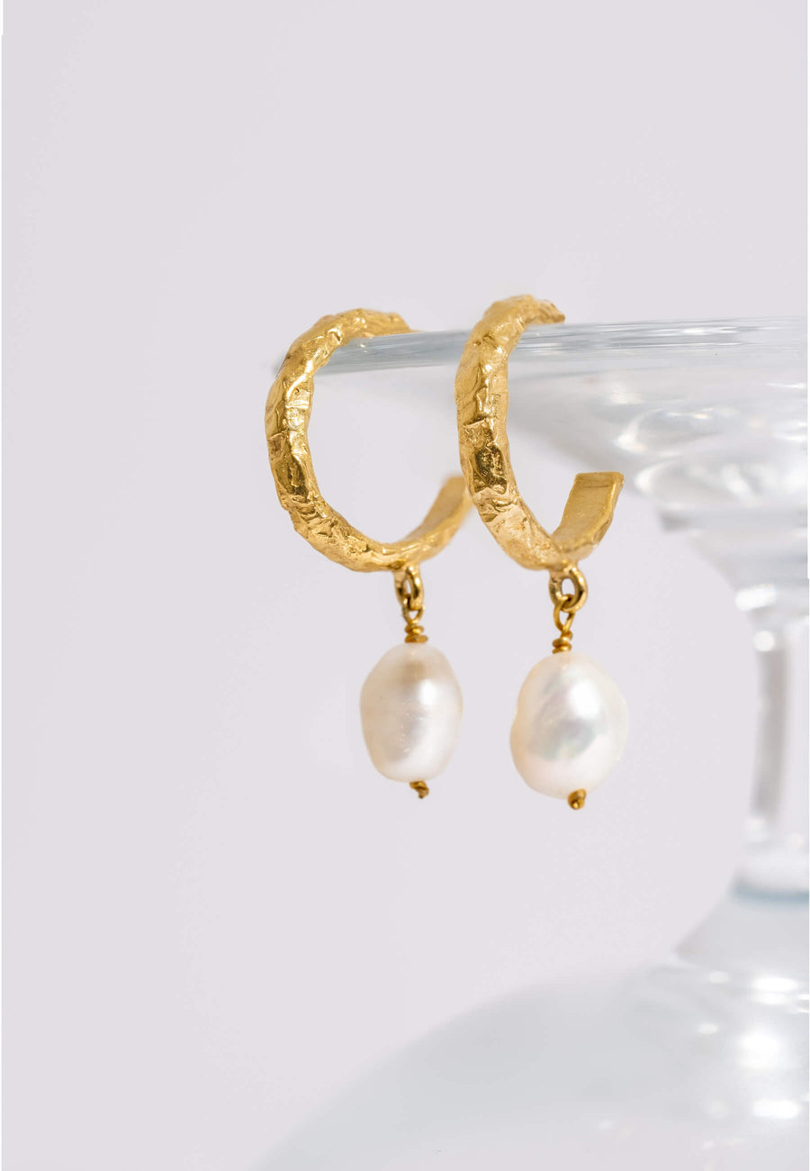 Aros colgantes de perlas de agua dulce Sadie | LAVANI Jewels