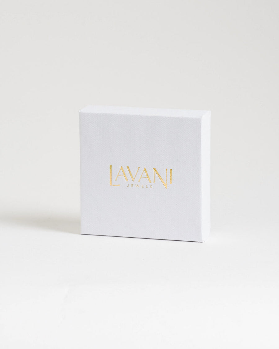 Caja para guardar el anillo trenzado de Lavani Jewels.