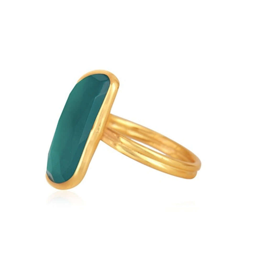 Perrfil de anillo con piedra verde bañado en oro