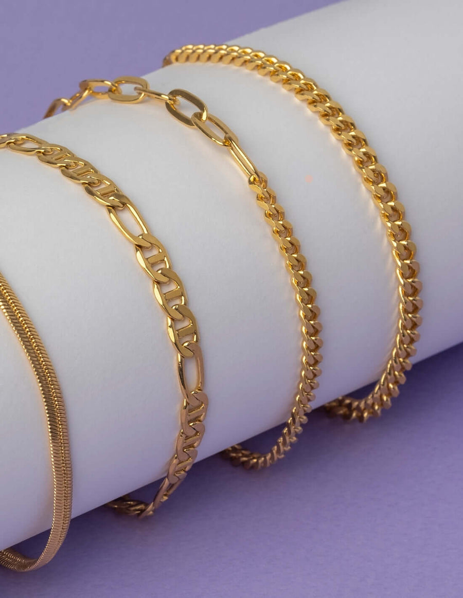 Coleccion de pulseras sencillas con eslabones doradas de Lavani Jewels